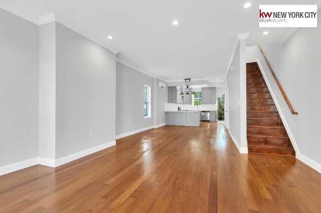 Foto del edificio - 3 bedroom in Bronx NY 10455