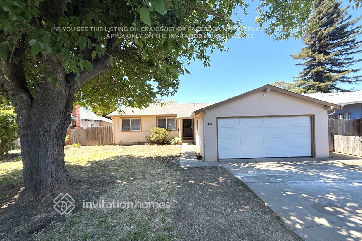 Primary Photo - 525 Falcon Dr