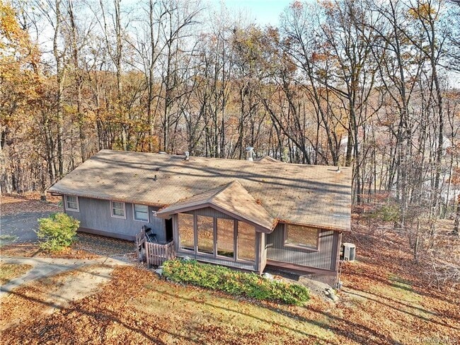 Building Photo - 9 Country Club Ln