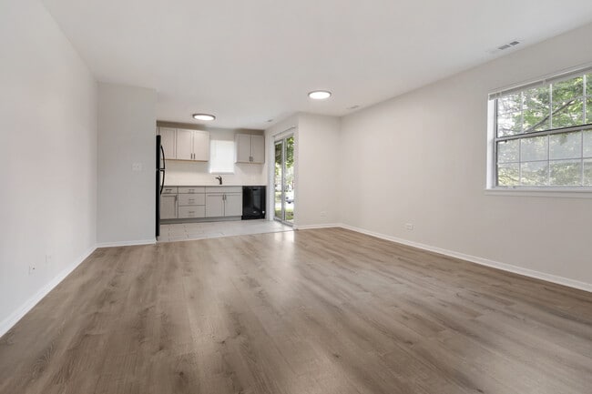 Building Photo - 8 Gant Cir