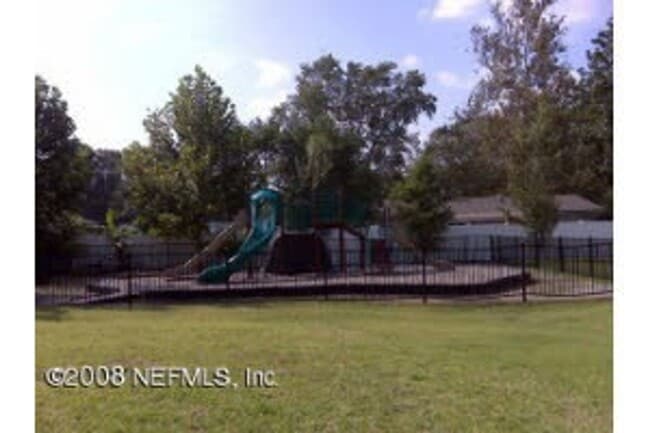 Foto del edificio - 2/2 Condo  in Merrill Pines Gated Community