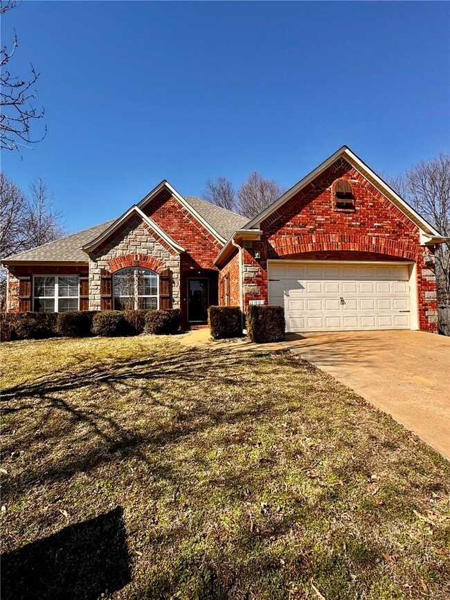 Building Photo - 2591 N Trafalger Dr