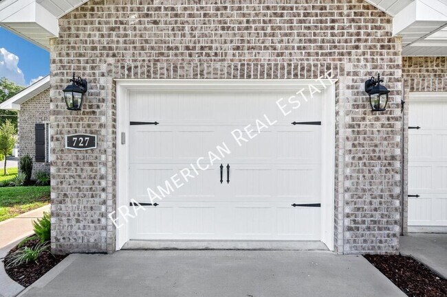 Foto del edificio - 727 Fairview Dr