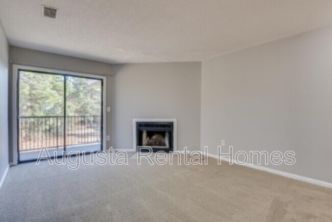 Foto del edificio - 2449 Jennings Rd
