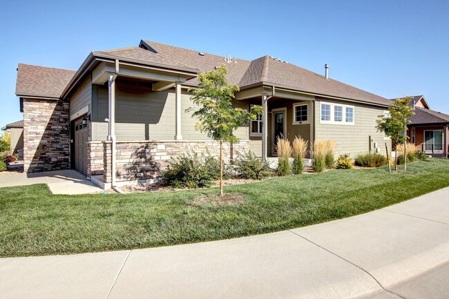 Building Photo - The Meadows 2 bed 2.5 bath Patio home low ...