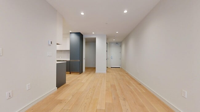 Building Photo - 606 Capp St