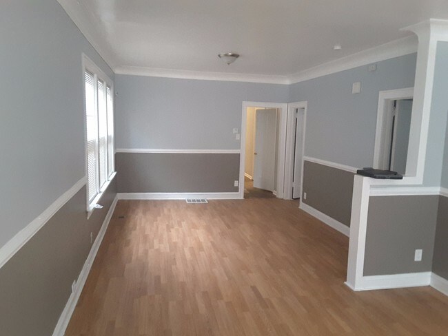 Building Photo - 6516 S Washtenaw Ave