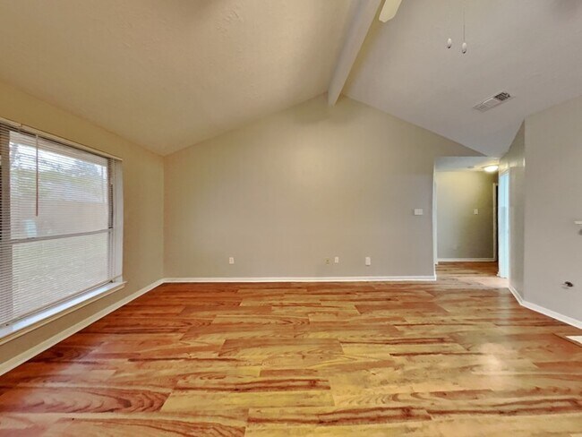 Foto del edificio - 2419 Sherwood Hollow Ln