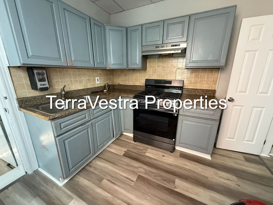 Foto principal - 3 Bed Single Family Home in Gloucester City!