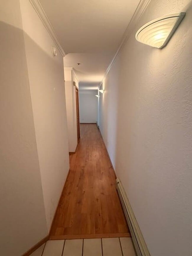 Building Photo - 335 Ski Way