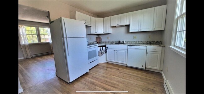 Building Photo - 198 Boston Post Rd E