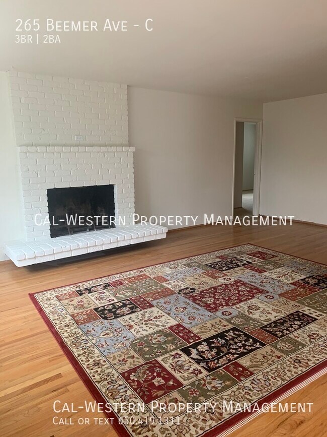 Foto del edificio - Detached 3bed/2bath home with garage and b...