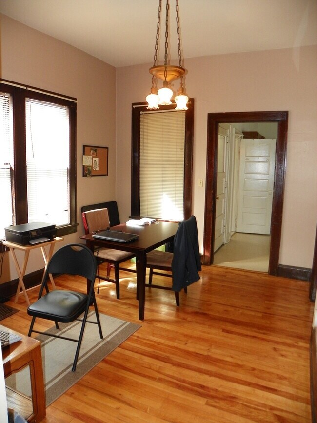 Foto del edificio - 169 McBoal St W