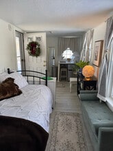 Building Photo - 125 Shore St