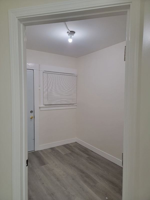 Foto del edificio - 438 E 16th St
