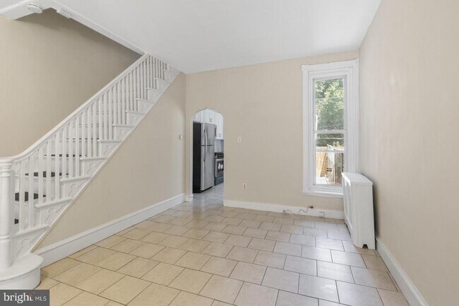 Foto del edificio - 2323 E Cambria St