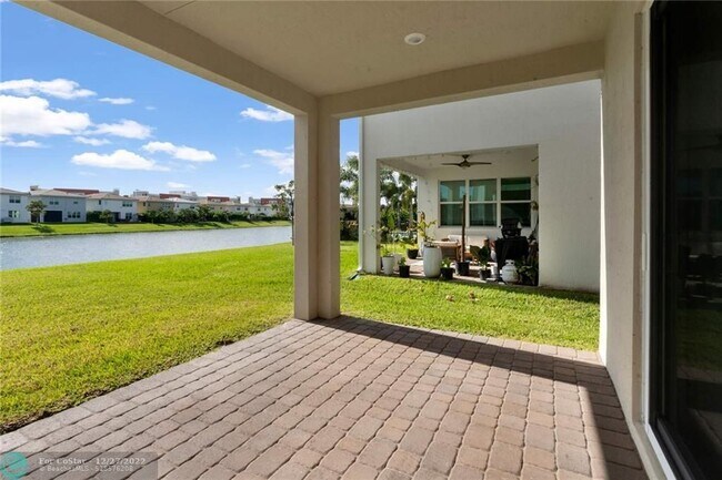 Foto del edificio - 1060 Verde Ct
