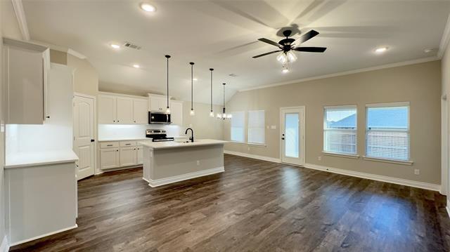 Building Photo - 805 Tippit Ln