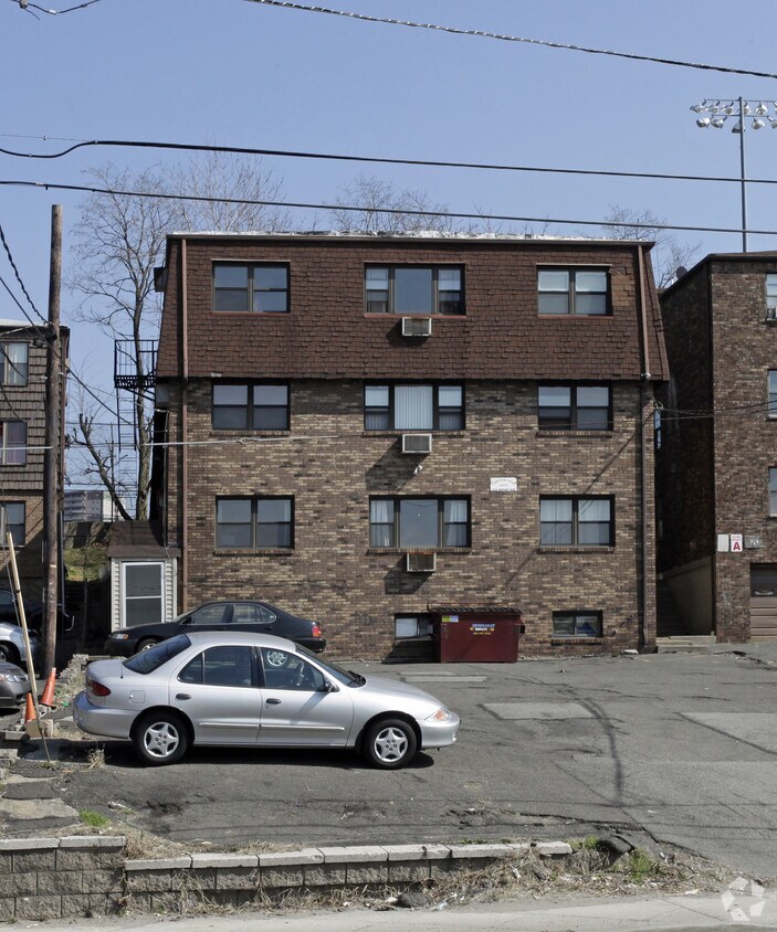 Primary Photo - 276 Broad Ave