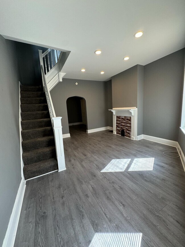 Foto del edificio - 3447 N Hutchinson St
