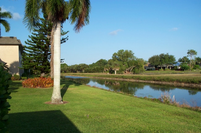 Foto del edificio - 5467 Rattlesnake Hammock Rd