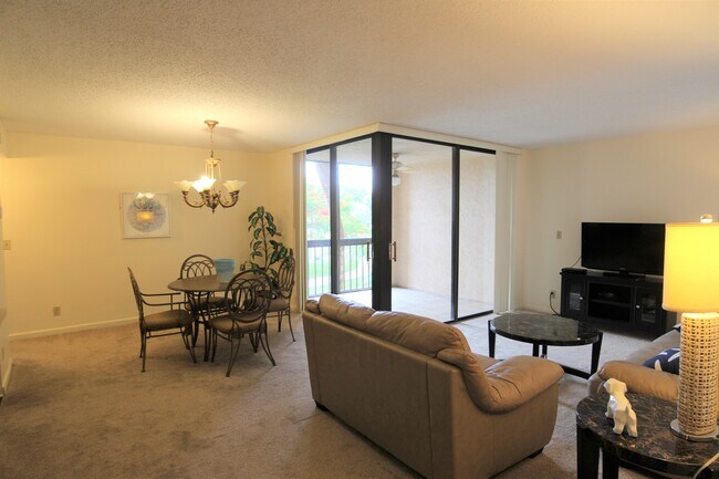Building Photo - 750 Egret Cir