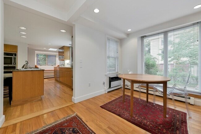 Foto del edificio - 572 Franklin St