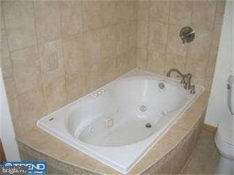 Foto del edificio - 756a Lakehurst Rd