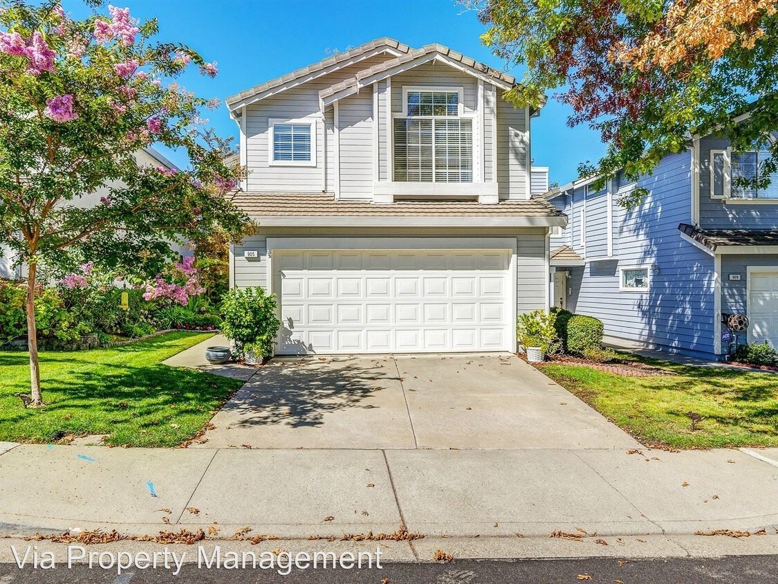 Primary Photo - 3 br, 2.5 bath House - 905 Country Run Dr
