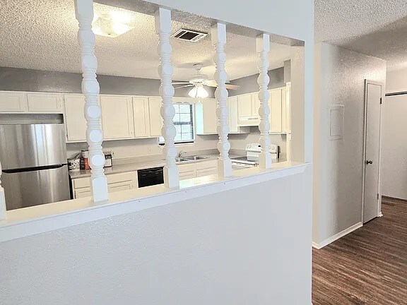 Foto del edificio - 6321 Richland Plaza Dr