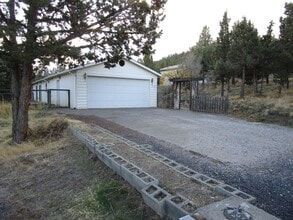 Building Photo - 7110 Teenie Rd