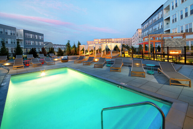 Luxury Roof Top Pool - The Mastlight