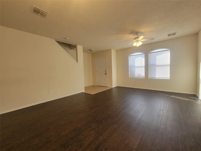 Photo - 2233 Maple Dr House