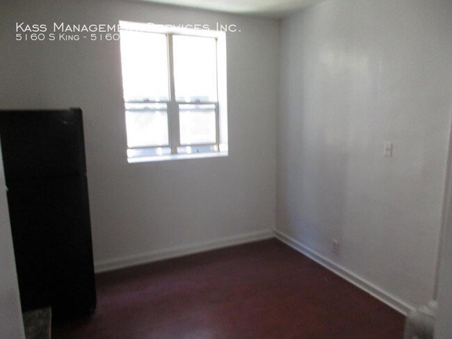Building Photo - 1BR w/Heat!  NO Sec Deposit!  51st King Dr