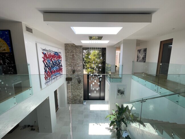 Building Photo - 714 Marlita Pl