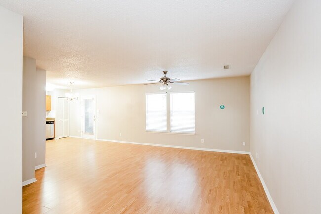 Foto del edificio - 9117 Cherry Grove Ct