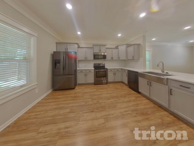 Building Photo - 2480 Marthas Ridge Dr