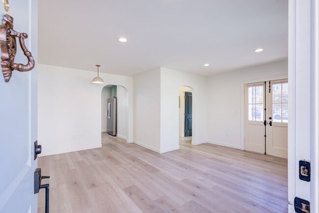 Photo - Riverside Residences Apartment