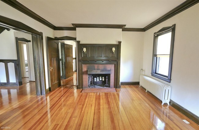 Building Photo - 96 Mount Auburn St