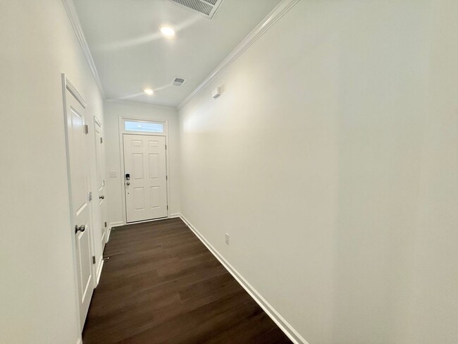 Building Photo - 132 Tree Moss Ct