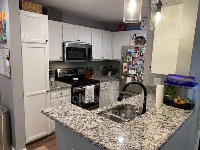 Foto del edificio - 1021 Brighthurst Dr