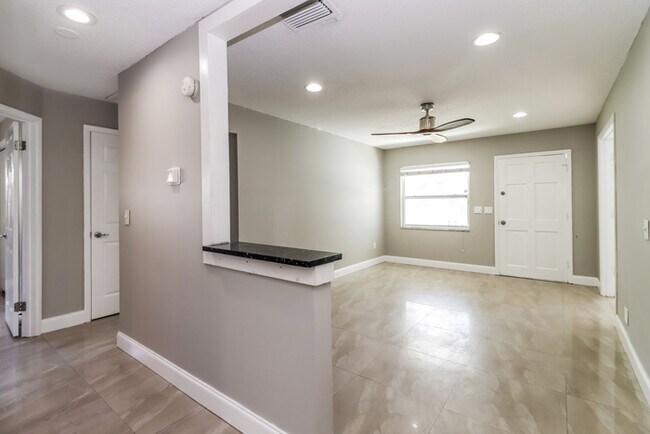 Foto del edificio - 3713 37th St N