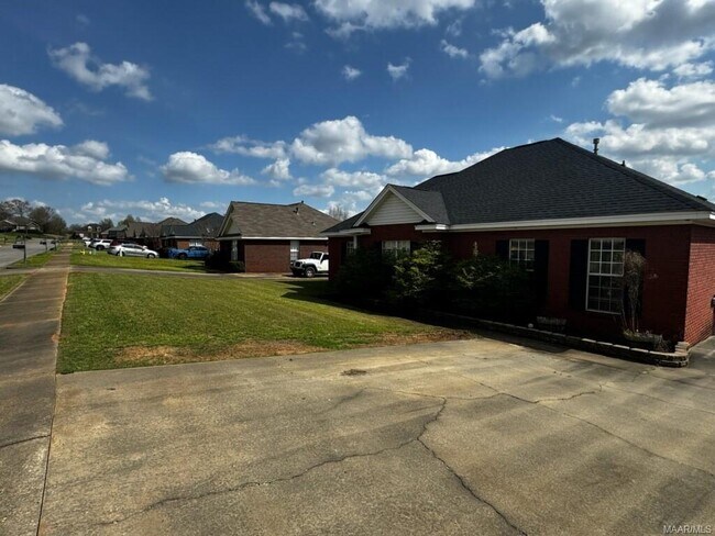 Building Photo - 520 Breckinridge Ln