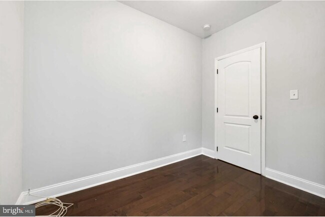 Foto del edificio - 236 E 25th St