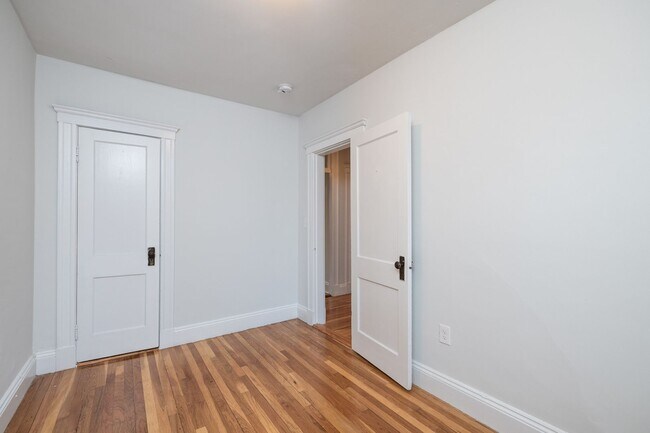Foto del edificio - 272 Chestnut Hill Ave