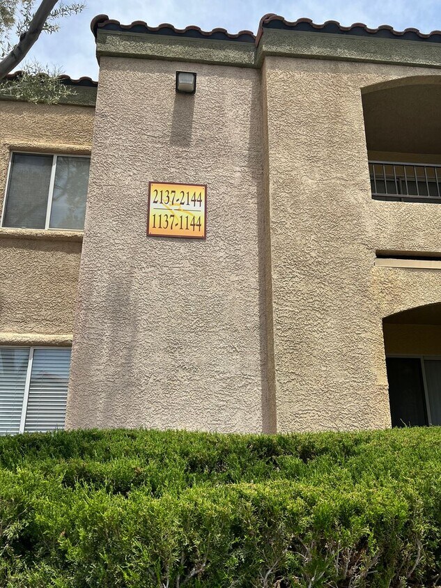 Primary Photo - Cute Lower Level Condo