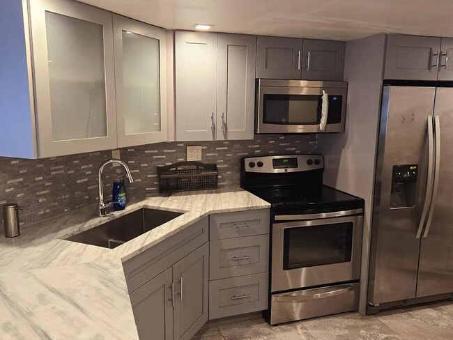 Building Photo - 4020 Galt Ocean Dr