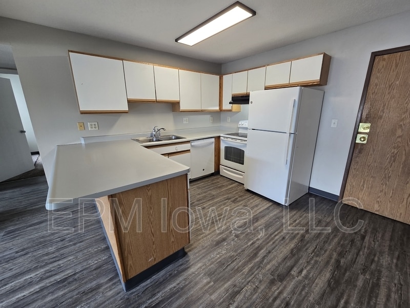 Primary Photo - 60 Miller Ave SW