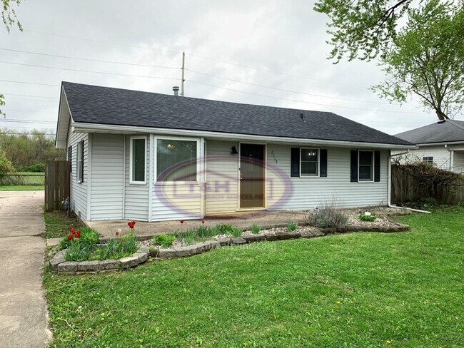 Building Photo - Adorable Ranch in Anderson!
