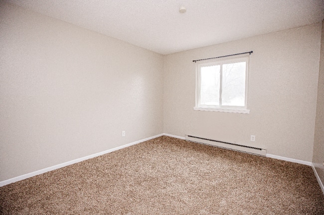 Building Photo - 6730 Hill Ave